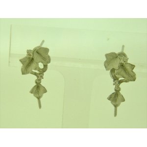 Photo: K18WG DIA EARRING