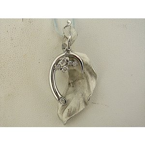 Photo: K18WG DIA PENDANT