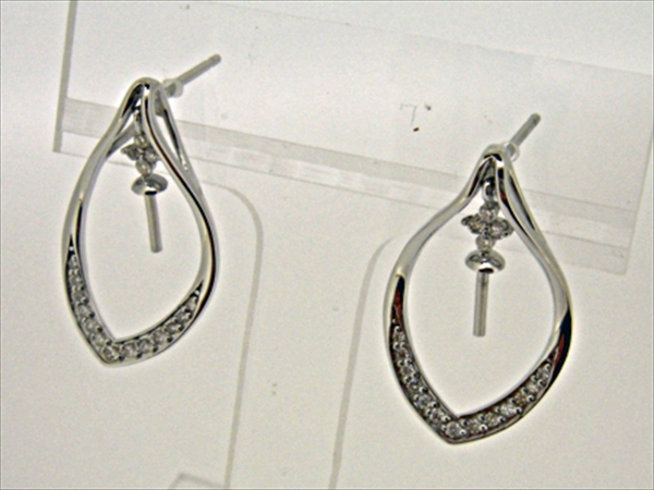 Photo1: K18WG　DIA  EARRING