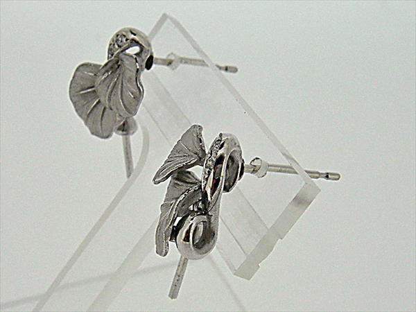 Photo2: K18WG DIAMOND EARRING