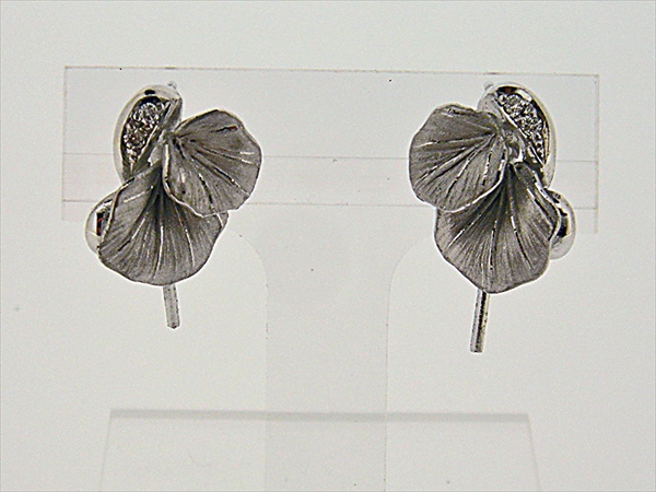 Photo1: K18WG DIAMOND EARRING