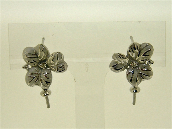 Photo1: K18WG DIA EARRING